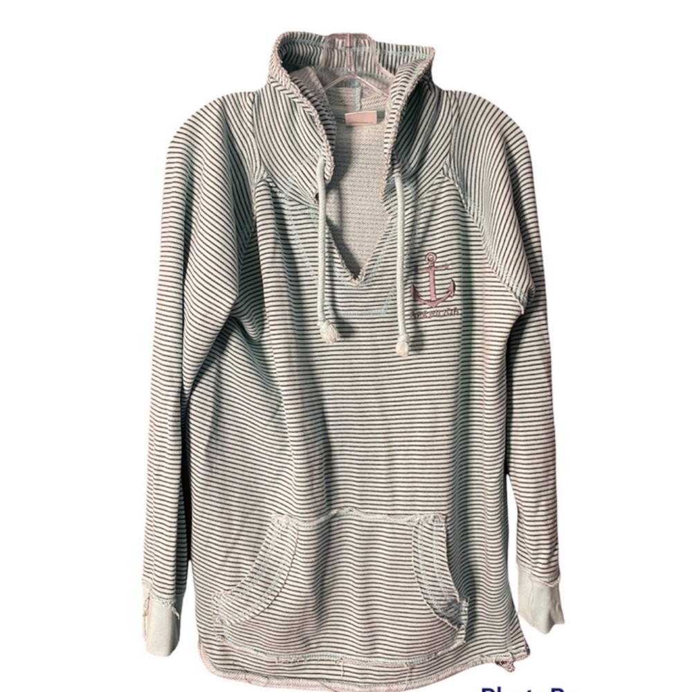 Bermuda Souvenir Distressed Hoodie XL